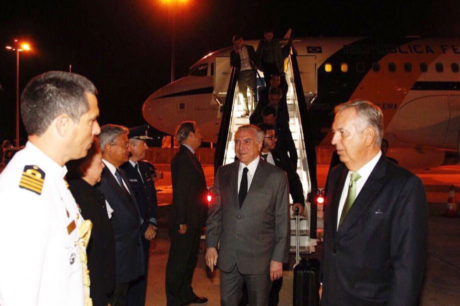 A caminho da China, Temer se reúne com presidente de Portugal