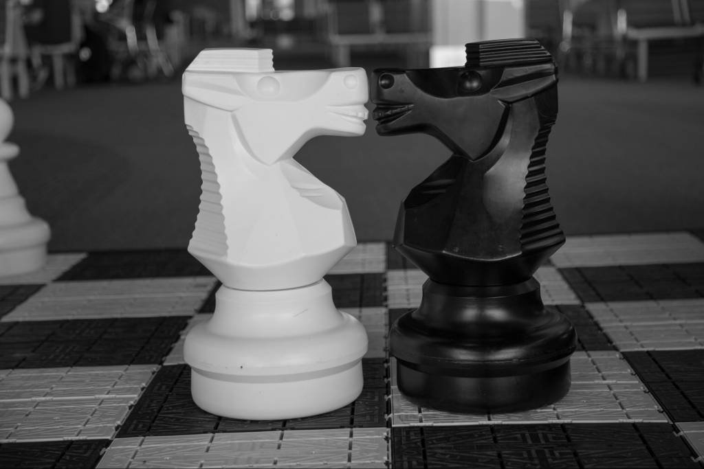 Cavalos de xadrez; embate; polarização política (istock/Thinkstock)
