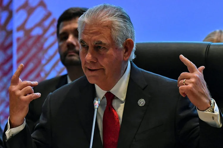 Rex Tillerson: "Há o efeito Tillerson e há o efeito euro/dólar", disse o operador da Oddo Securities Mikael Jacoby, destacando que os investidores provavelmente viram a saída de Tillerson como bom motivo para realizar lucros (Mohd Rasfan/Pool/Reuters)