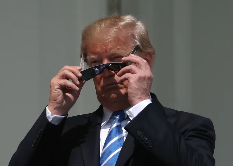 De olho no eclipse:: presidente viaja a Fênix, no Arizona, para um comício. Seus adversários já começam a se movimentar para as próximas eleições (Mark Wilson/Getty Images)