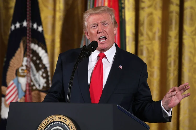 Trump: "Os EUA condenam as ações da ditadura de Maduro. López e Ledezma são presos políticos retidos ilegalmente pelo regime", disse o presidente (Alex Wong/Getty Images)