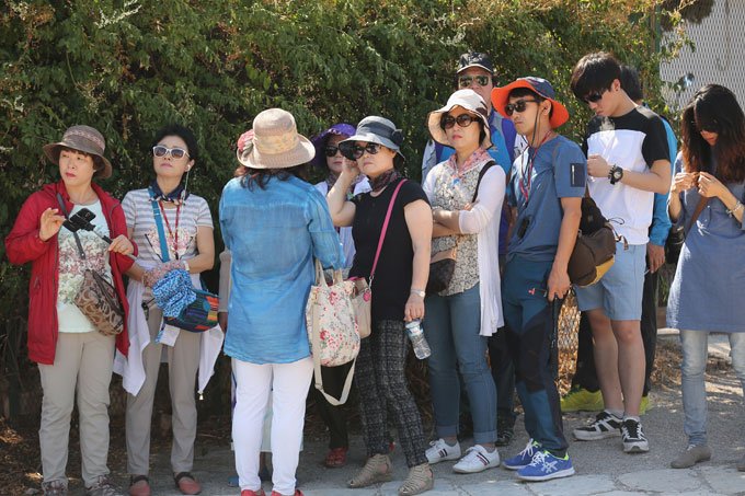 Na Grécia, aumento de turistas estrangeiros incomoda moradores