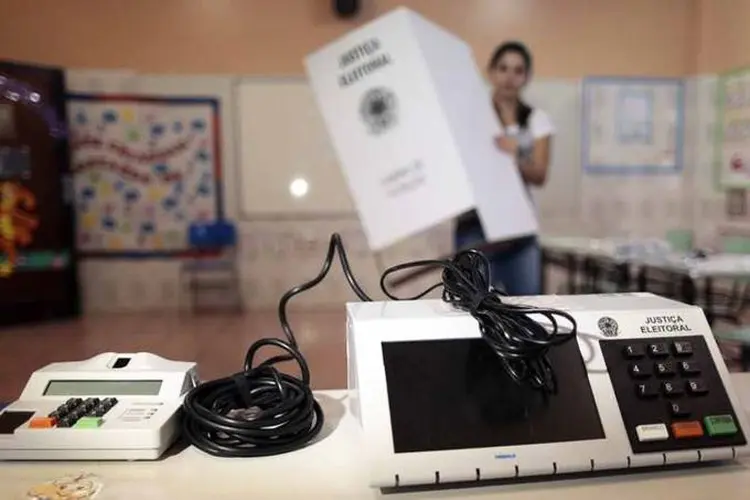De acordo com o Corte Eleitoral, o voto impresso hoje em desenvolvimento não traz nenhuma informação sobre o eleitor, mas este poderia ser identificado (Ueslei Marcelino/Reuters)