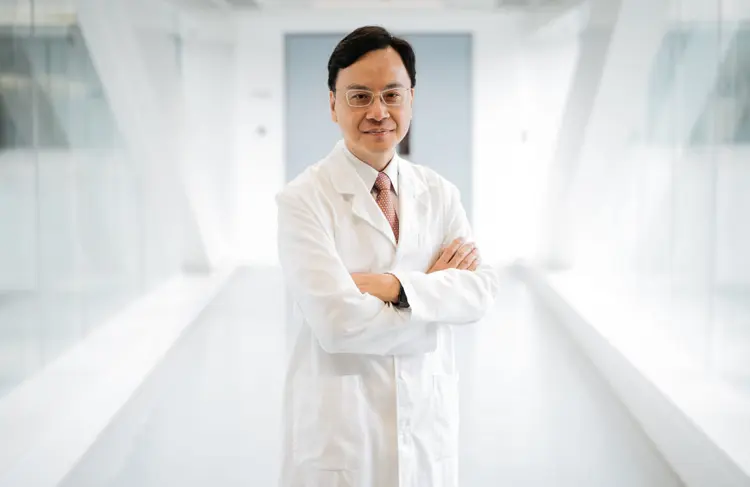 Dennis Yuk-ming Lo, diretor do Li Ka Shing Institute of Health Sciences (foto/Bloomberg)