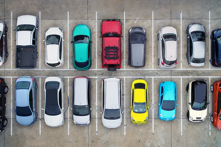 Veículos: no mercado de automóveis de passeio e comerciais leves, o maior segmento, as vendas somaram 210,3 mil unidades (Nonnie192/Thinkstock)