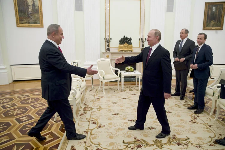 Erdogan e Putin: a compra do sistema antimíssil S400, de fabricação russa, pela Turquia também será debatida