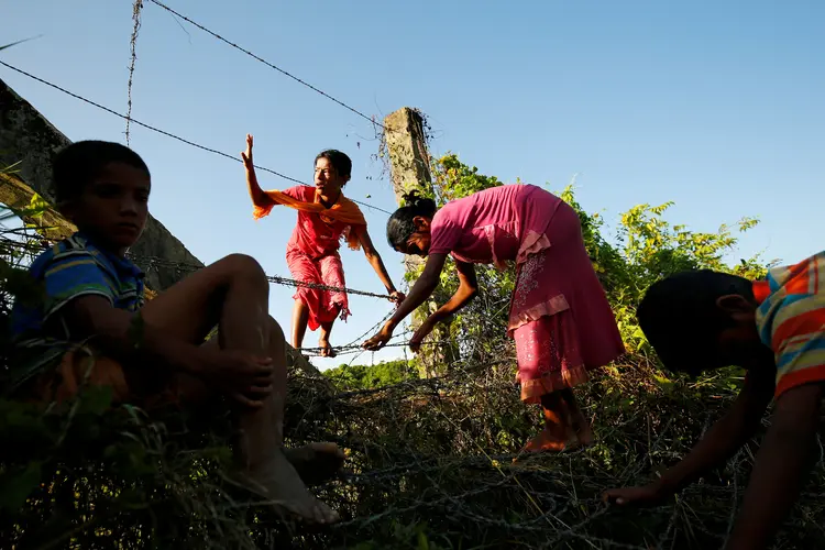 Rohingya não têm direito a cidadania em Mianmar e são vistos como imigrantes ilegais (Mohammad Ponir Hossain/Reuters)