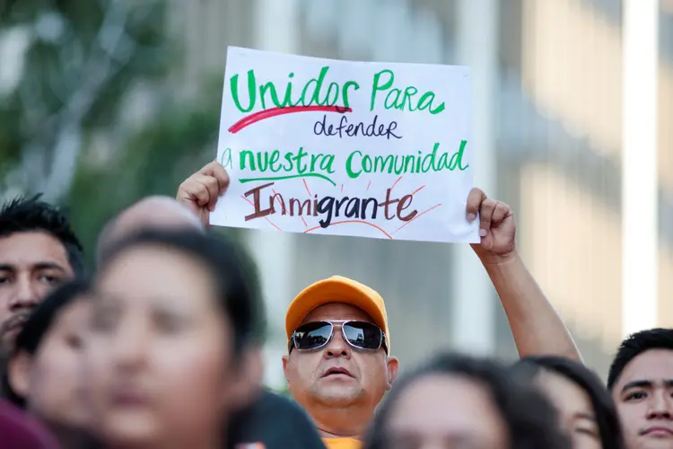 Protestos: uma das grandes incógnitas é se o governo ordenará a deportação dos 800.000 jovens sem documentos (Kyle Grillot/Reuters)