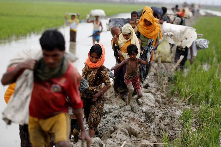 Violência em Mianmar: estimativas apontam que 233 mil rohingyas buscaram refúgio em Bangladesh desde outubro (Mohammad Ponir Hossain/Reuters)