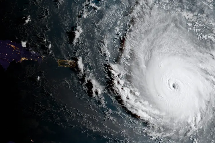Furacão Irma no Caribe em imagem de 06 de setembro de 2017. (NOAA/Reuters)