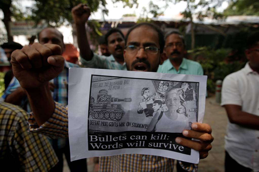 Jornalista crítica ao extremismo hinduísta é assassinada na Índia