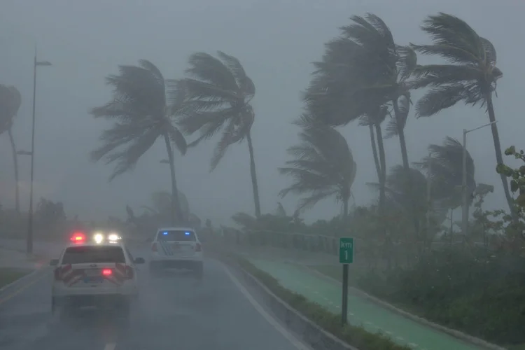 Furacão Irma: com cerca de 50 quilômetros de diâmetro, o olho do furacão permaneceu por volta de uma hora e meia na ilha francesa de St. Barts (Alvin Baez/Reuters)