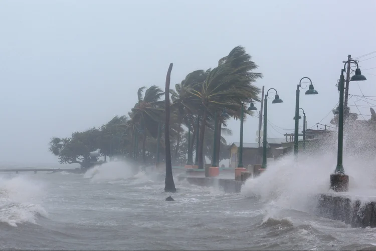 Irma: o furacão chegou a gerar ventos de 295 km/h durante mais de 33 horas (Alvin Baez/Reuters)