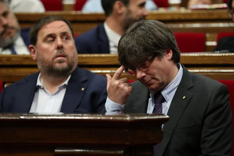 Executivo da Catalunha reconheceu as dificuldades para seguir adiante com um plebiscito suspenso pelo Tribunal Constitucional (Albert Gea/Reuters)