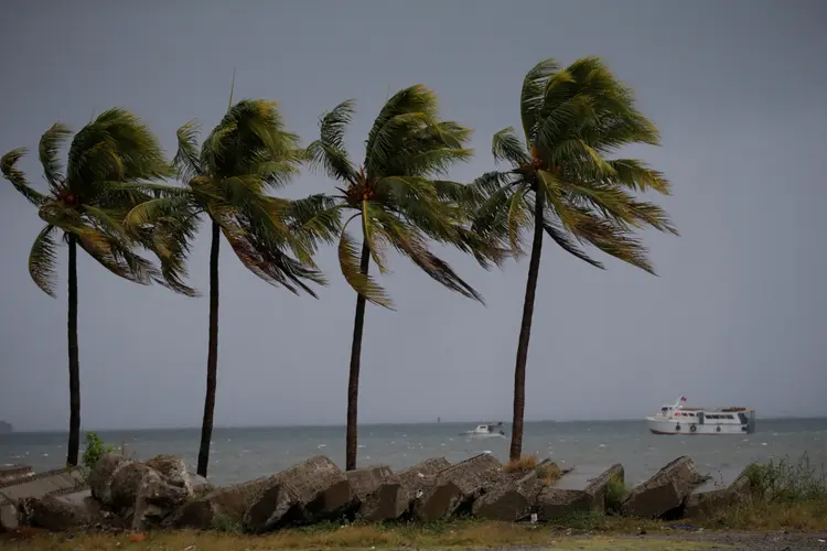 Ventos fortes durante a passagem do furacão Irma no Caribe (Andres Martinez Casares/Reuters)