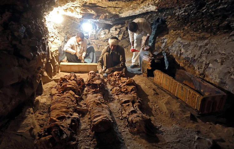 Túmulo: segundo um dos arqueólogos, na necrópole de Dra' Abu el-Naga' há pelo menos 350 túmulos de funcionários de alto escalão do antigo Egito (Mohamed Abd El Ghany/Reuters)
