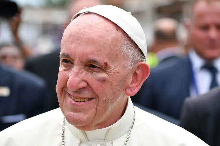 Papa Francisco: apesar do acidente, o pontífice continuou o trajeto de 3,5 km até a praça central de San Francisco, em Cartagena (Alberto Pizzoli/Reuters)