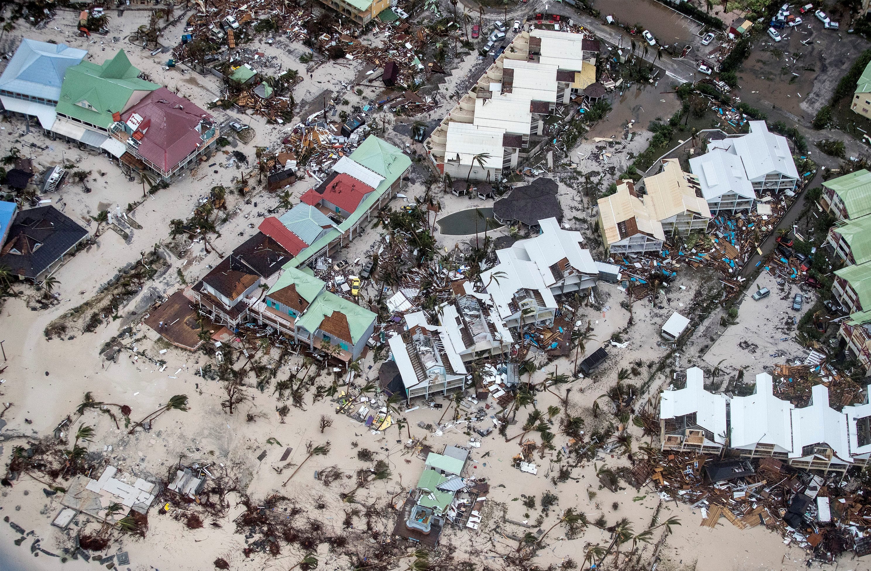 Saint Martin está "pior do que zona de guerra", diz rei holandês