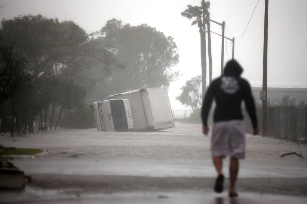 Flórida restabelece fornecimento de energia após Irma