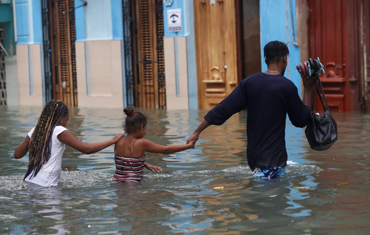 Irma: posteriormente, a organização também fará transferências em dinheiro para proteger o sustento de vida (Stringer/Reuters)