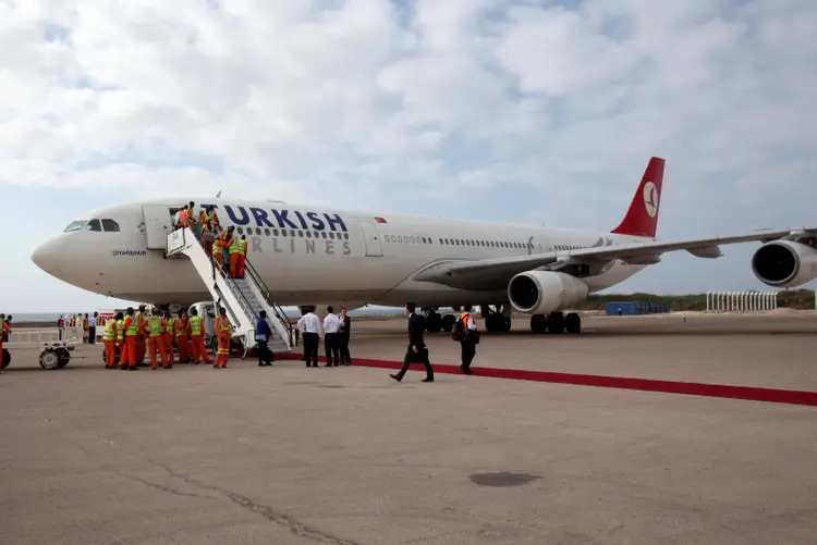 Avião: a aeronave foi revistada por agentes oficiais e cães farejadores (Ismail Taxta/File Photo/Reuters)