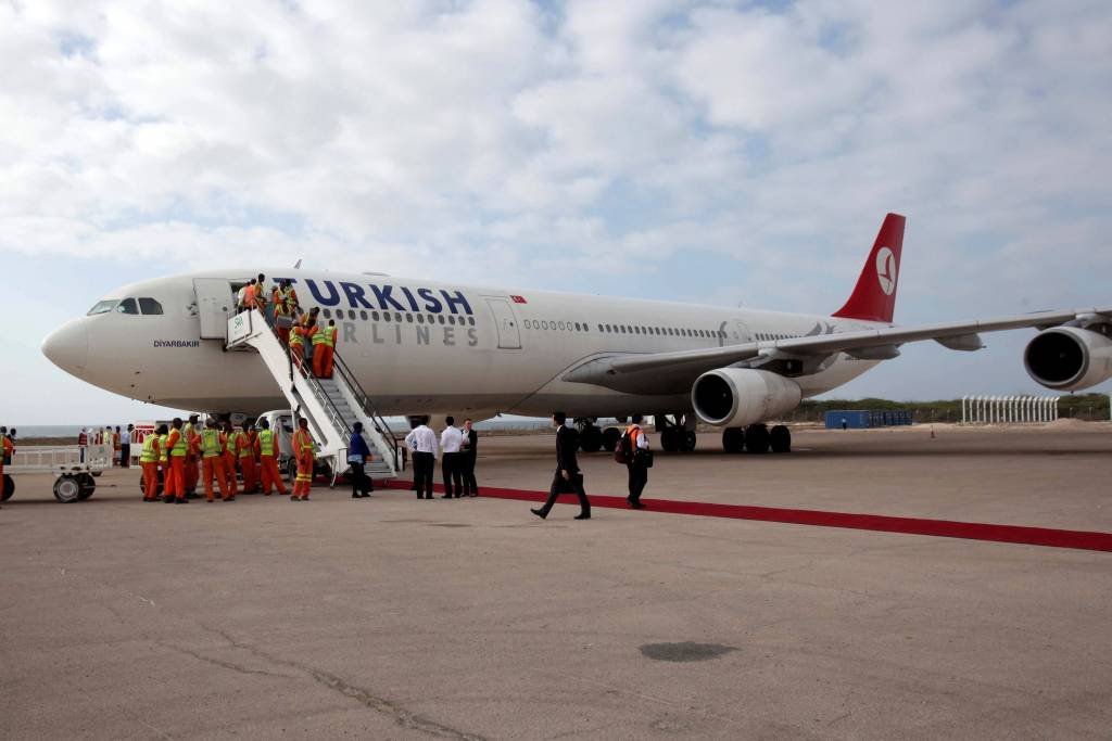 Voo da Turkish Airlines aborta decolagem na Alemanha após ameaça