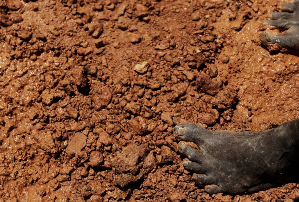 Brasil quer permitir estrangeiros na mineração de urânio, diz ministro