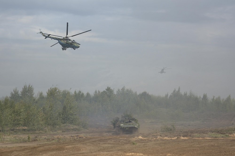 Com manobras, Rússia e Bielorrússia fazem "jogos de guerra"