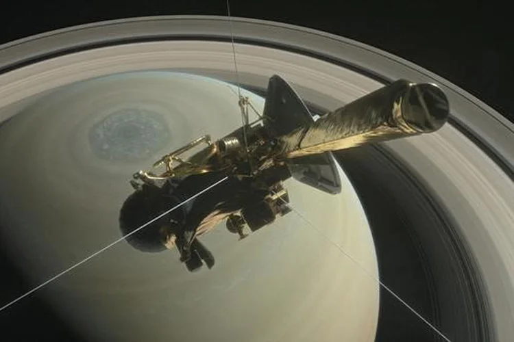 Cassini, a única sonda a navegar a órbita de Saturno, coletou milhares de dados importantes sobre o planeta (Nasa/Divulgação)