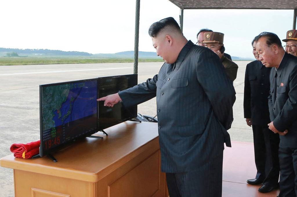 Coreia do Norte explode aviões e navios norte-americanos em vídeo