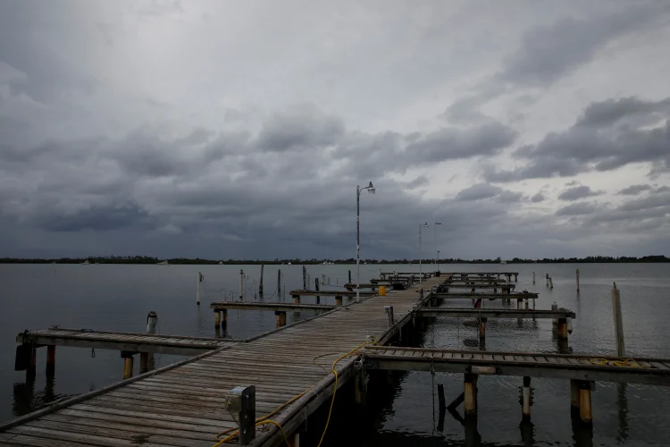 Porto Rico: o NHC também pediu às populações em áreas de risco para "completar urgentemente os preparativos" para proteger suas vidas (Carlos Garcia Rawlins/Reuters)
