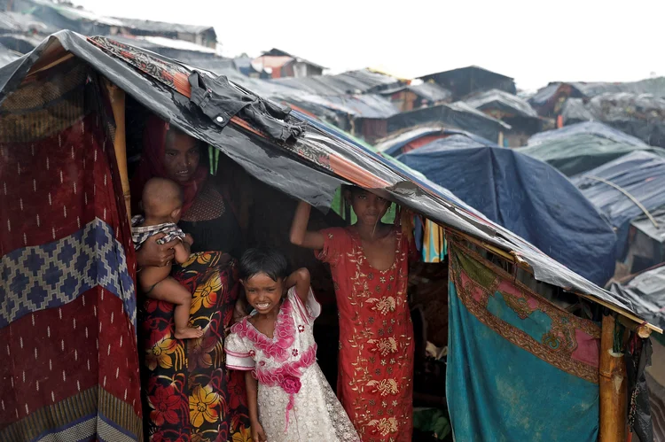 Mais de 420.000 rohinygas se refugiaram em Bangladesh por causa da violência em Mianmar (Cathal McNaughton/Reuters)