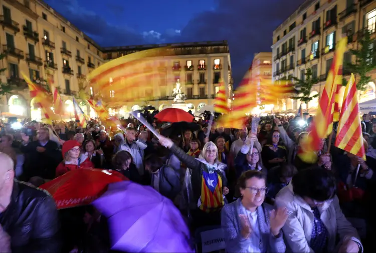 "esta questão cabe à política interna da Espanha, na qual a França não foi chamada a se envolver", completou o porta-voz (Albert Gea/Reuters)