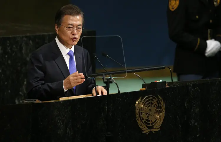 Moon Jae-in: líder sul-coreano disse que todos os países precisam aderir rigorosamente às sanções da ONU contra a Coreia do Norte (Brendan Mcdermid/Reuters)
