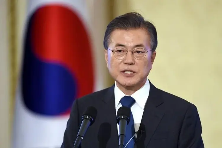 Moon Jae-in: 29,4% dos participantes disse ser claramente contra sua gestão, 2,6 pontos mais que uma semana antes (JUNG Yeon-Je/Reuters)