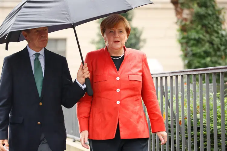 Merkel: "Meu ponto de vista é de que novas eleições seriam um melhor caminho", disse Merkel (Axel Schmidt/Reuters)
