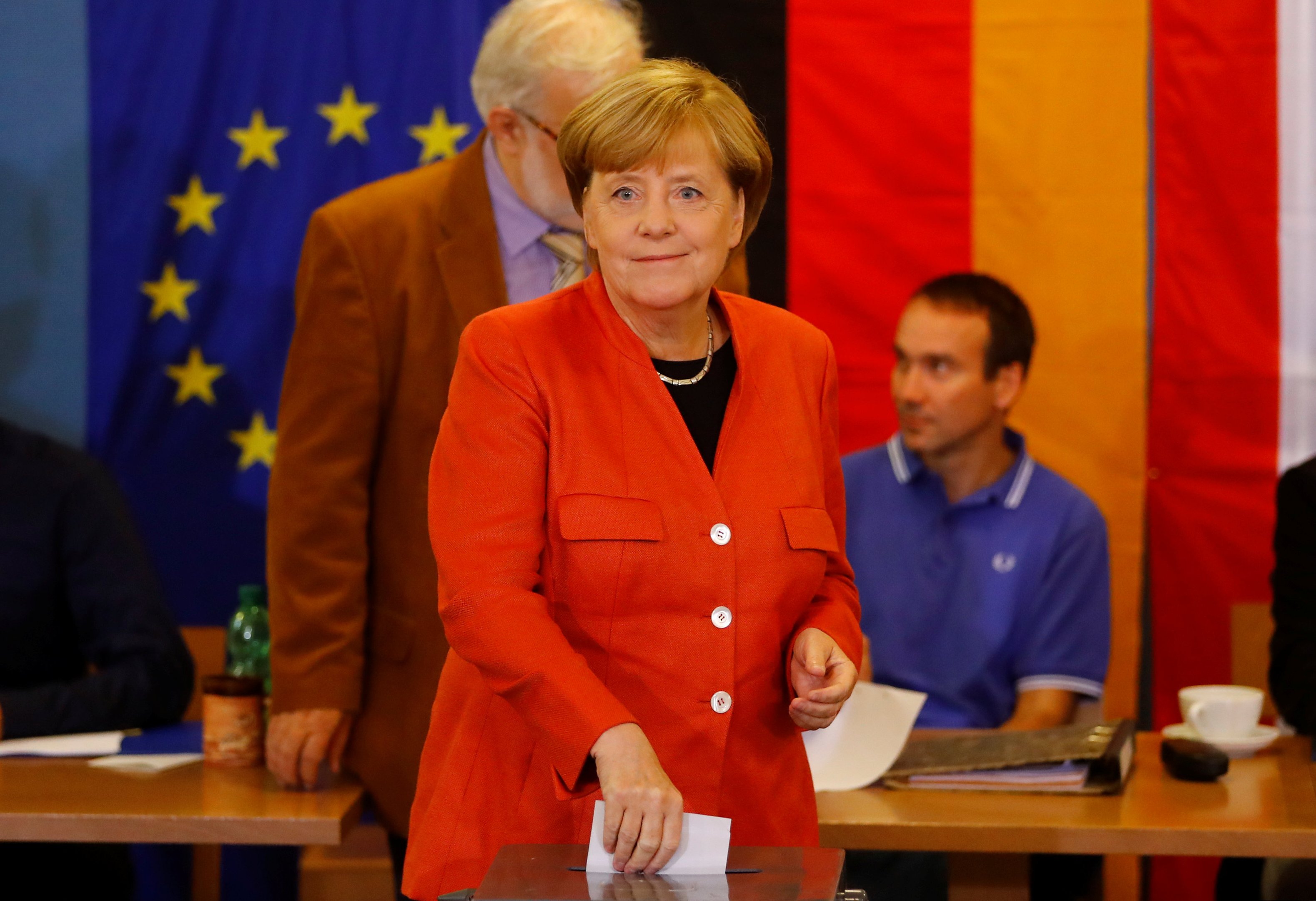 Alemanha vai às urnas com Merkel favorita para novo mandato