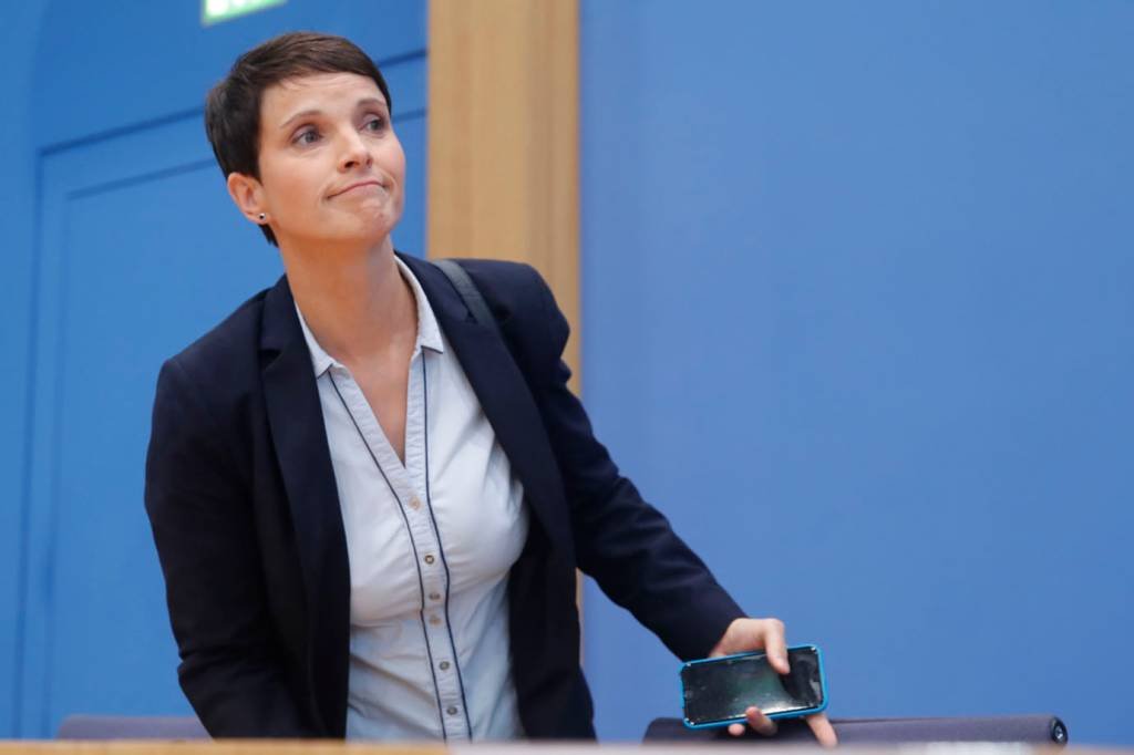 Extrema-direita alemã enfrenta divisão após 3º lugar nas eleições