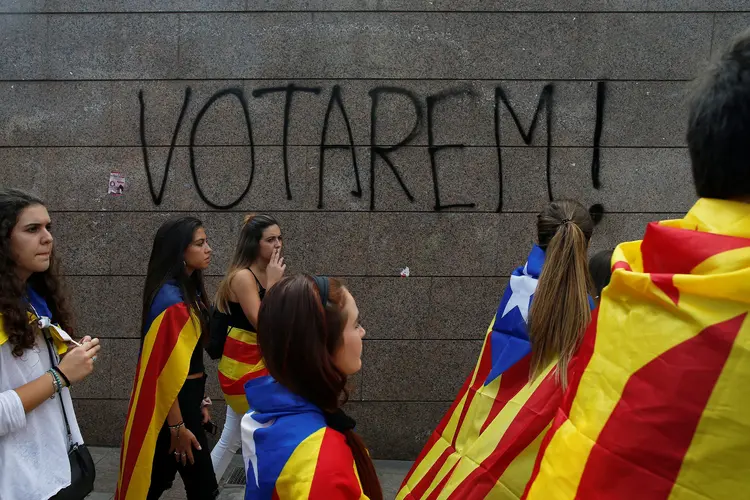 Catalunha: estudantes tem ajudado a organizar o referendo de autodeterminação (Jon Nazca/Reuters)