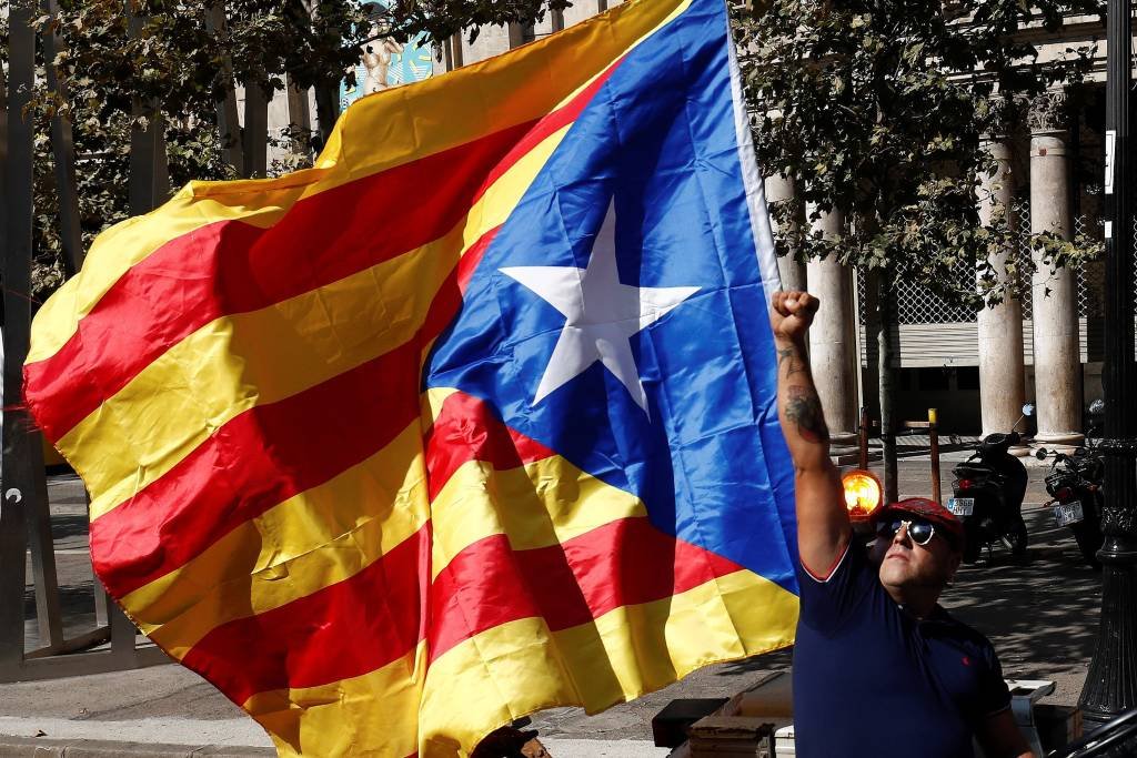 Corte catalã pede reforço da polícia em caso de independência