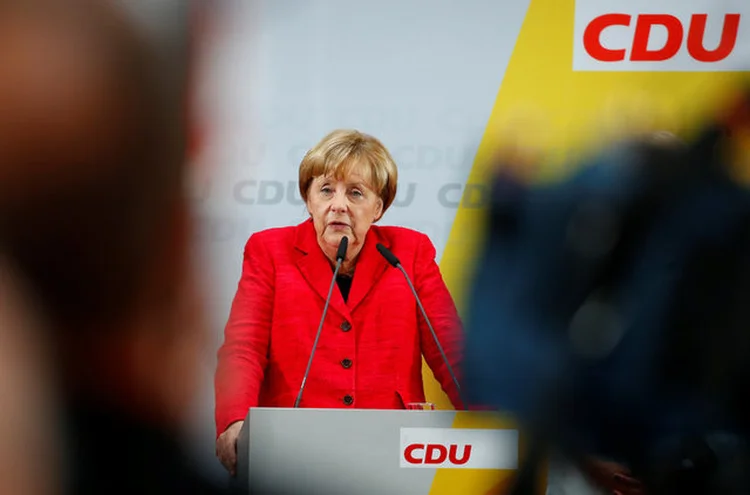 Merkel: Merkel e o líder do SPD, Martin Schulz, irão se encontrar nesta segunda-feira (Axel Schmidt/Reuters)