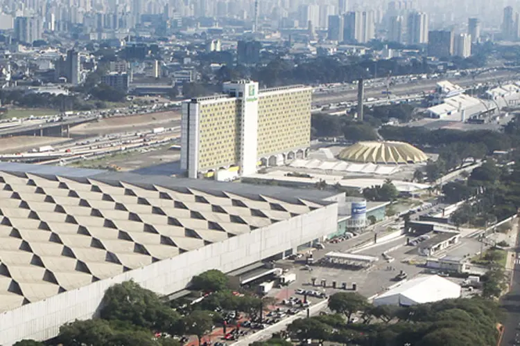 Proposta de Doria quer permitir que quem compre o Anhembi construa 1 milhão de m² a mais no setor de convenções e 400 mil m² no setor sambódromo (Anhembi Parque/Facebook/Divulgação)