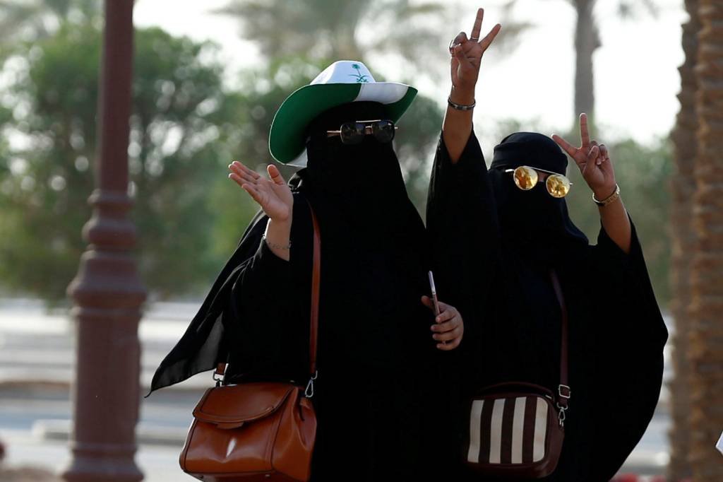 Mulheres poderão tirar licença para dirigir na Arábia Saudita