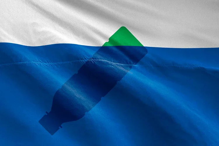 Bandeira do país "Ilhas de Lixo". (Plastic Oceans/LadBible/Divulgação)