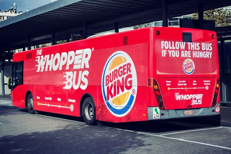 The Whopper Bus: "Eles tinham dúvidas sobre o restaurante estar isolado" (Burger King/AdNews/Reprodução)
