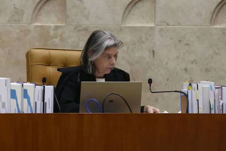 Cármen Lúcia: a sessão foi encerrada apenas com manifestações do relator do caso, Edson Fachin (Valter Campanato/Agência Brasil)