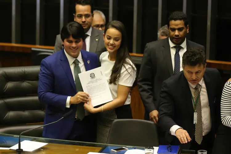Shéridan: o texto da deputada foi aprovado com 384 votos a favor, tendo 16 contrários (Fabio Rodrigues Pozzebom/Agência Brasil)