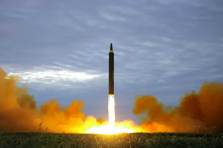 Teste balístico conduzido pela Coreia do Norte (KCNA/Reuters)