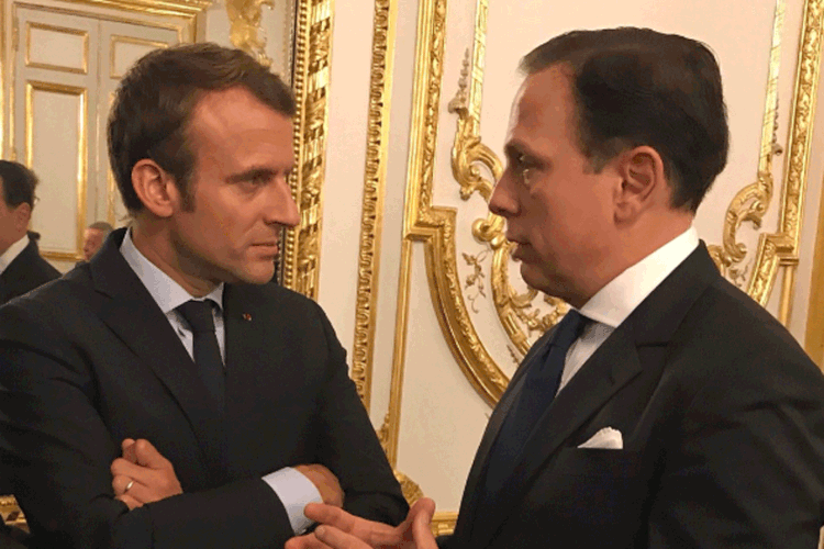 Macron e Doria: o economista Jacques Attali mediou o encontro entre eles (Instagram/Arquivo Pessoal/Reprodução)