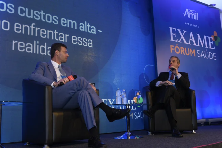 Sidney Klajner, presidente do Hospital Israelita Albert Einstein, e Marcelo Munerato, presidente da Aon, durante o EXAME Fórum Saúde em 12/09/17 (Germano Luders/Exame)